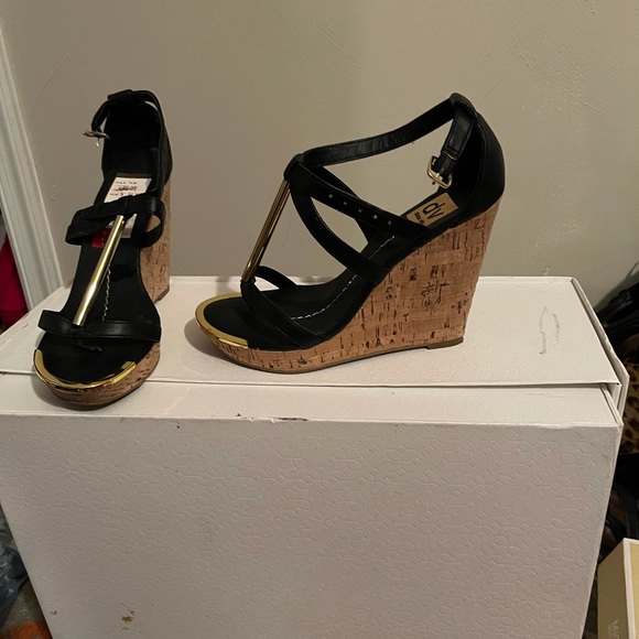 Shoes | Dolce Vita 75 Black And Gold Wedge Sandals | Poshmark